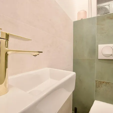 Standard By Hi5-paulay Ede Budapest