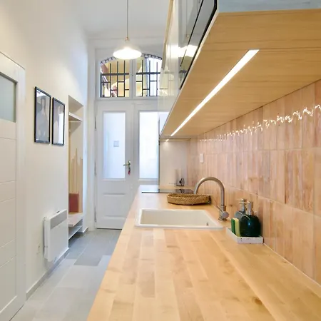 Apartment Standard By Hi5-paulay Ede *